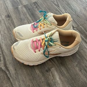 Brooks Ghost size 9.5